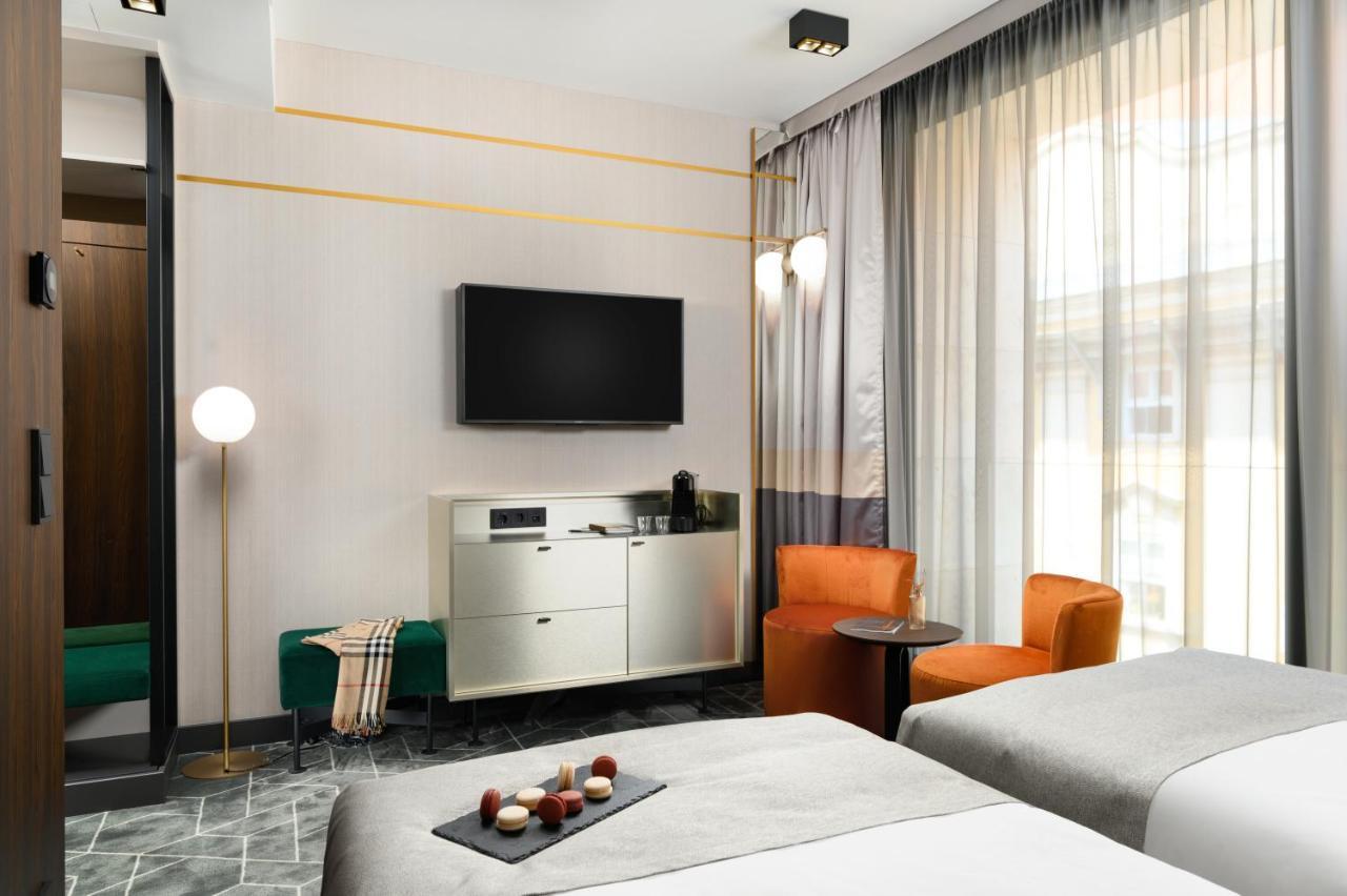 Emerald Hotel By Continental Group Budapest Ngoại thất bức ảnh