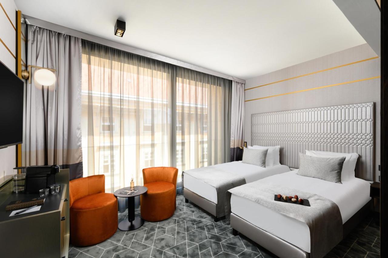 Emerald Hotel By Continental Group Budapest Ngoại thất bức ảnh