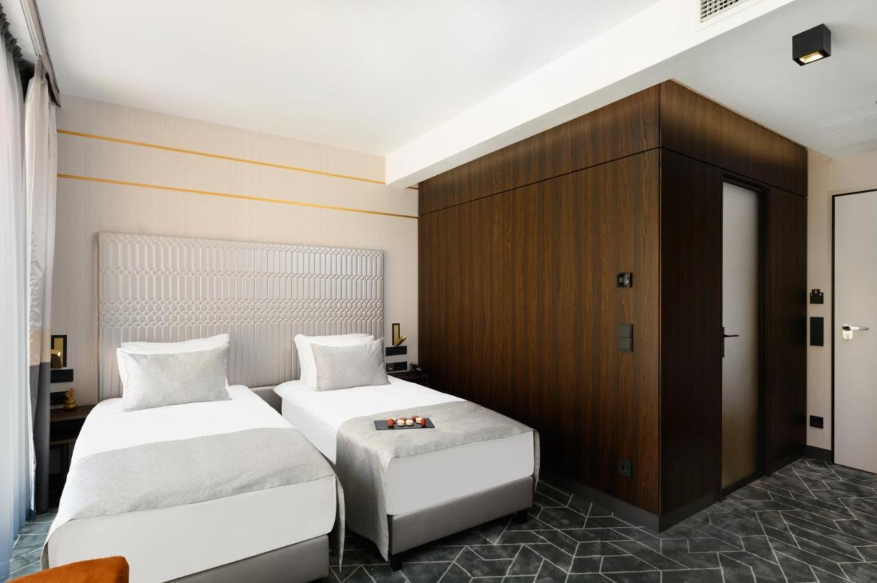 Emerald Hotel By Continental Group Budapest Ngoại thất bức ảnh