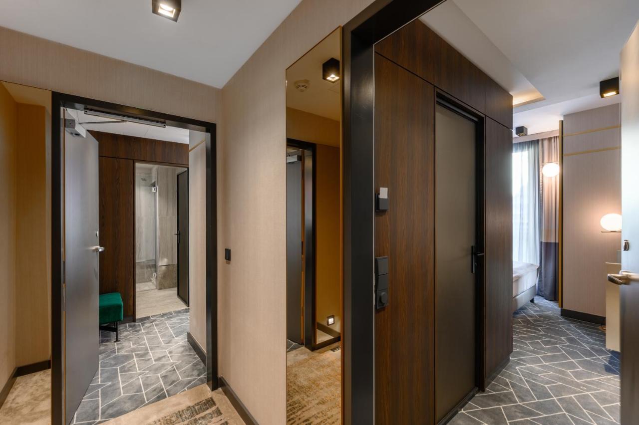 Emerald Hotel By Continental Group Budapest Ngoại thất bức ảnh