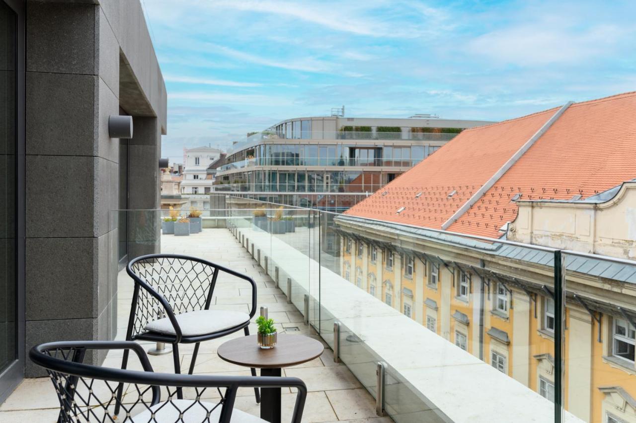 Emerald Hotel By Continental Group Budapest Ngoại thất bức ảnh