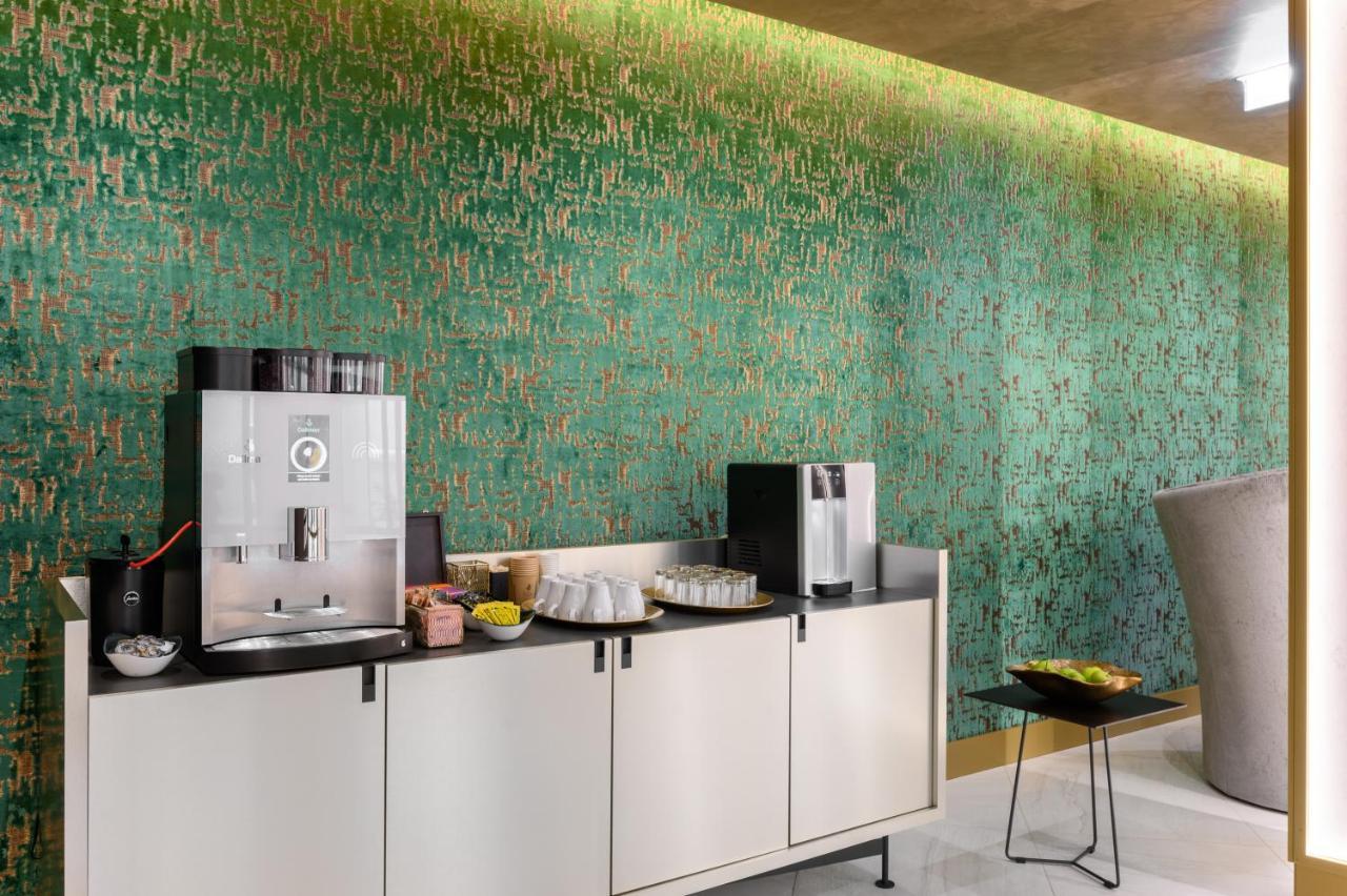 Emerald Hotel By Continental Group Budapest Ngoại thất bức ảnh