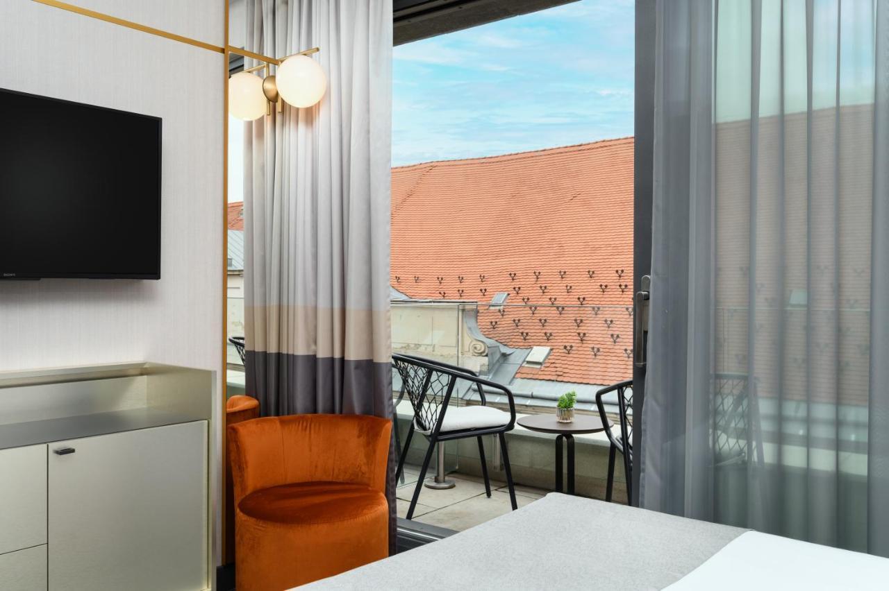 Emerald Hotel By Continental Group Budapest Ngoại thất bức ảnh